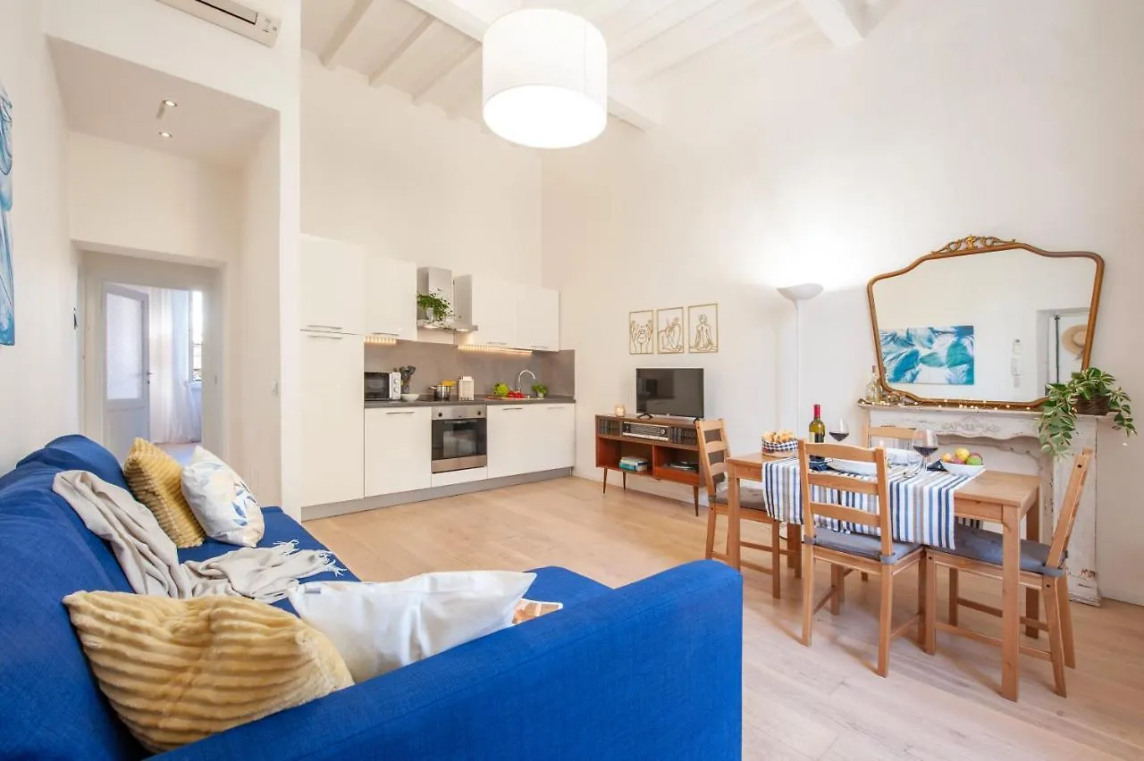 Fuori Le Mura San Frediano- Flo Apartments Florence Italy