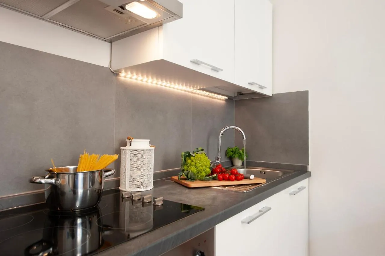 Fuori Le Mura San Frediano- Flo Apartments Florence 0*,  Italy